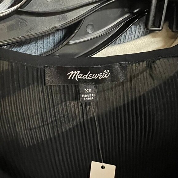 Madewell $82 Pleated Flare Sleeve Top Black Size XS NN935 - Picture 7 of 7
